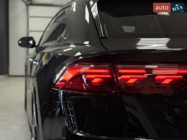 Чорний Ауді RS Q8, об'ємом двигуна 4 л та пробігом 9 тис. км за 153500 $, фото 32 на Automoto.ua