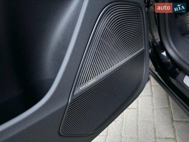 Черный Ауди RS Q8, объемом двигателя 4 л и пробегом 19 тыс. км за 188222 $, фото 23 на Automoto.ua