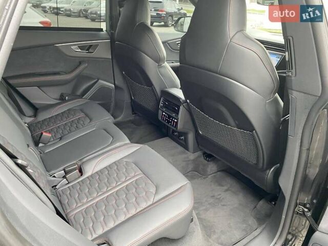 Чорний Ауді RS Q8, об'ємом двигуна 4 л та пробігом 1 тис. км за 159298 $, фото 29 на Automoto.ua