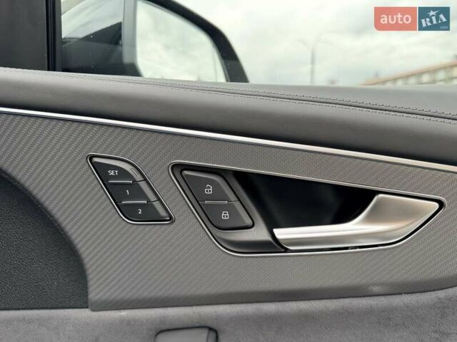 Ауди RS Q8 2025 в Киеве на Automoto.ua Черный Ауди RS Q8, объемом двигателя 4 л и пробегом 1 тыс. км за 142999 $, фото 22 на Automoto.ua
