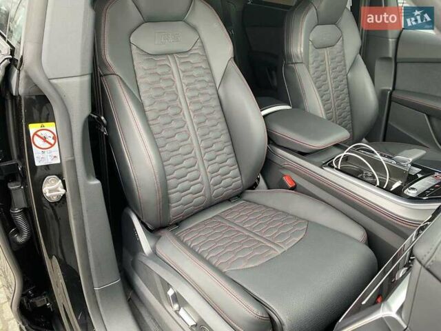 Чорний Ауді RS Q8, об'ємом двигуна 4 л та пробігом 1 тис. км за 159298 $, фото 32 на Automoto.ua