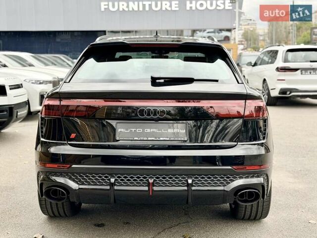 Ауди RS Q8 2025 в Киеве на Automoto.ua Черный Ауди RS Q8, объемом двигателя 4 л и пробегом 1 тыс. км за 142999 $, фото 1 на Automoto.ua