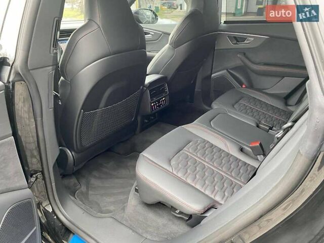 Чорний Ауді RS Q8, об'ємом двигуна 4 л та пробігом 1 тис. км за 159298 $, фото 23 на Automoto.ua