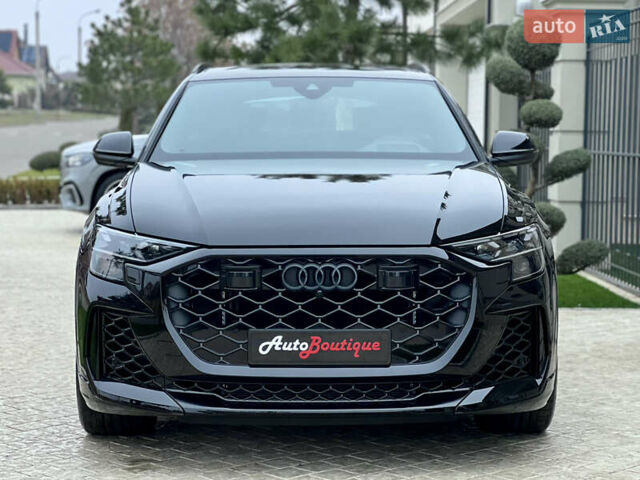 Чорний Ауді RS Q8, об'ємом двигуна 4 л та пробігом 1 тис. км за 157000 $, фото 4 на Automoto.ua