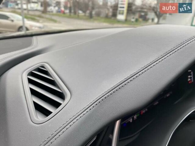 Чорний Ауді RS Q8, об'ємом двигуна 4 л та пробігом 1 тис. км за 159298 $, фото 18 на Automoto.ua