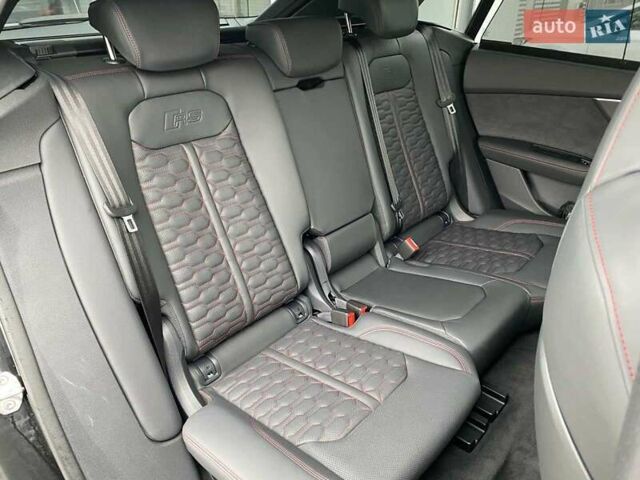 Чорний Ауді RS Q8, об'ємом двигуна 4 л та пробігом 1 тис. км за 159298 $, фото 27 на Automoto.ua