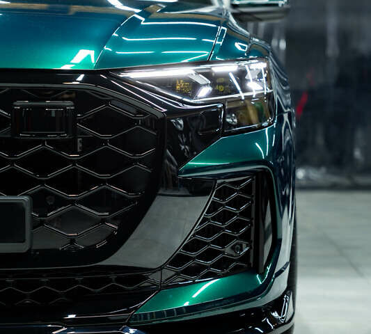 Черный Ауди RS Q8, объемом двигателя 4 л и пробегом 19 тыс. км за 200000 $, фото 3 на Automoto.ua