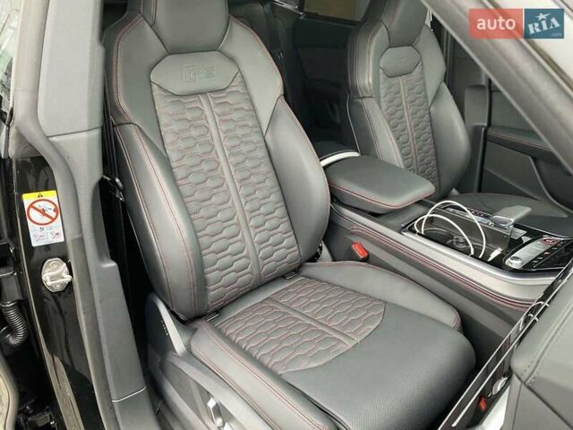 Чорний Ауді RS Q8, об'ємом двигуна 4 л та пробігом 1 тис. км за 159298 $, фото 31 на Automoto.ua