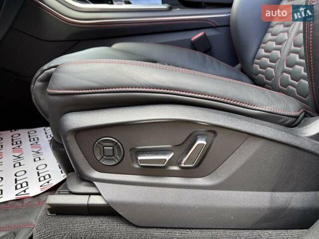 Красный Ауди RS Q8, объемом двигателя 4 л и пробегом 58 тыс. км за 91900 $, фото 19 на Automoto.ua