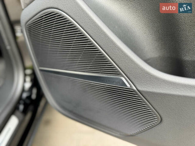 Ауді RS Q8, об'ємом двигуна 4 л та пробігом 96 тис. км за 93333 $, фото 41 на Automoto.ua