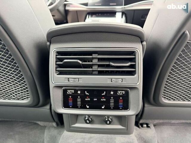 Ауди RS Q8, объемом двигателя 0 л и пробегом 1 тыс. км за 140999 $, фото 20 на Automoto.ua