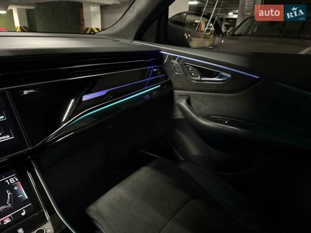 Серый Ауди RS Q8, объемом двигателя 4 л и пробегом 67 тыс. км за 91500 $, фото 69 на Automoto.ua