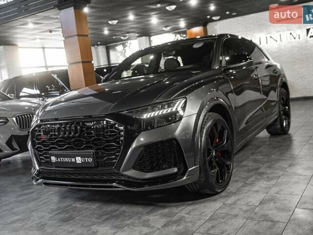 Сірий Ауді RS Q8, об'ємом двигуна 4 л та пробігом 94 тис. км за 88900 $, фото 78 на Automoto.ua
