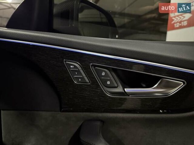 Серый Ауди RS Q8, объемом двигателя 4 л и пробегом 67 тыс. км за 91500 $, фото 87 на Automoto.ua