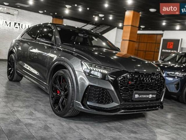 Сірий Ауді RS Q8, об'ємом двигуна 4 л та пробігом 94 тис. км за 88900 $, фото 57 на Automoto.ua