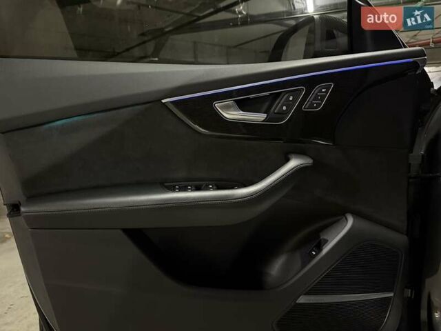 Серый Ауди RS Q8, объемом двигателя 4 л и пробегом 67 тыс. км за 91500 $, фото 33 на Automoto.ua