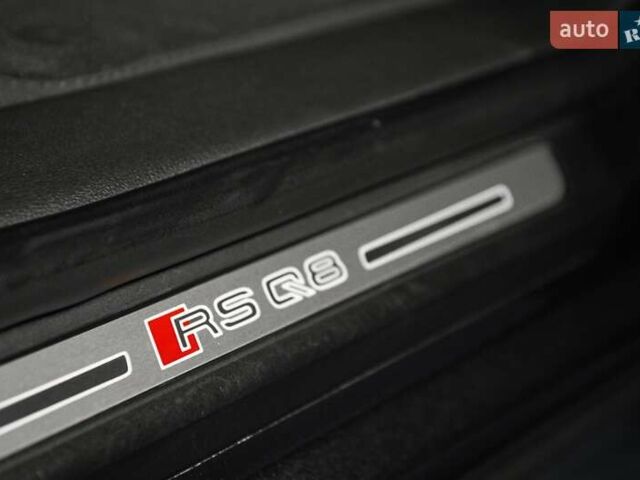 Сірий Ауді RS Q8, об'ємом двигуна 4 л та пробігом 94 тис. км за 88900 $, фото 69 на Automoto.ua