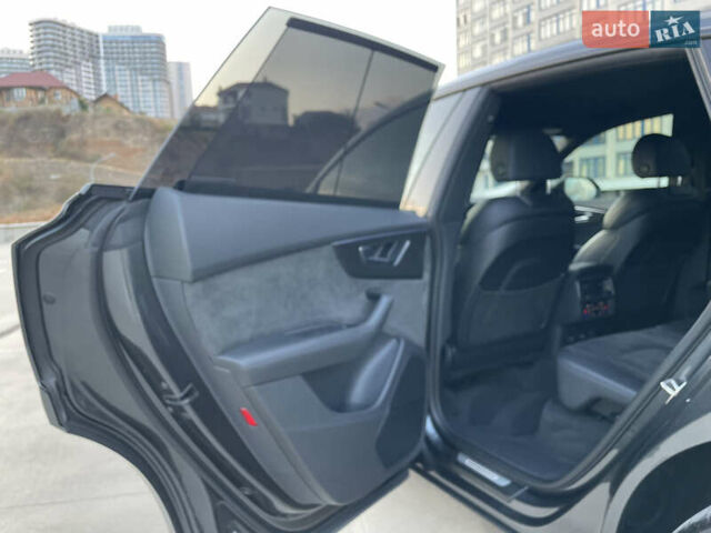 Серый Ауди RS Q8, объемом двигателя 4 л и пробегом 94 тыс. км за 84900 $, фото 27 на Automoto.ua