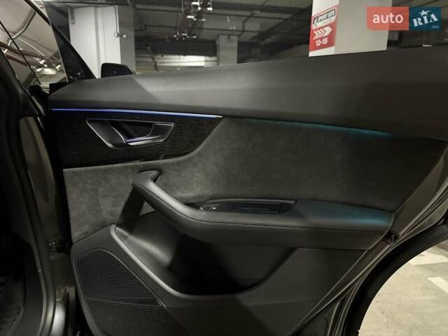 Серый Ауди RS Q8, объемом двигателя 4 л и пробегом 67 тыс. км за 91500 $, фото 81 на Automoto.ua