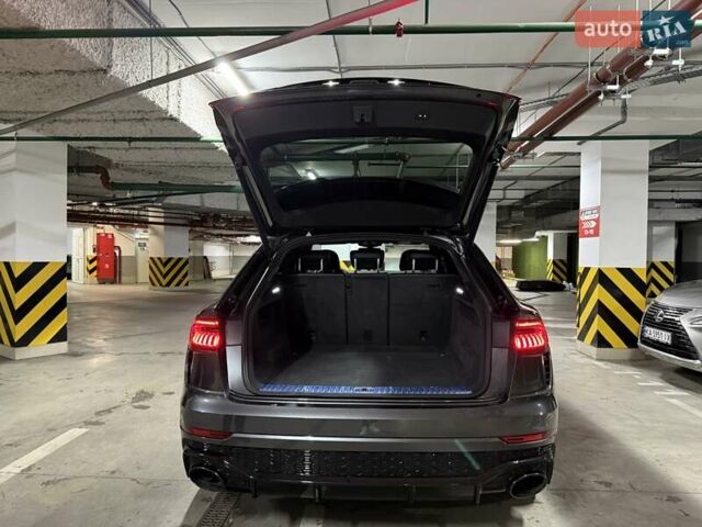 Серый Ауди RS Q8, объемом двигателя 4 л и пробегом 67 тыс. км за 91500 $, фото 94 на Automoto.ua