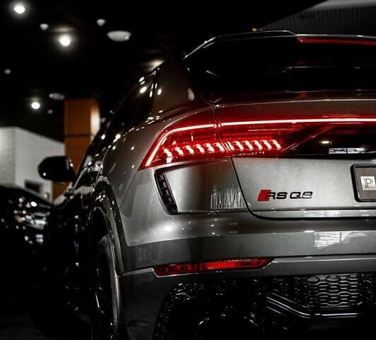 Сірий Ауді RS Q8, об'ємом двигуна 4 л та пробігом 94 тис. км за 88900 $, фото 17 на Automoto.ua