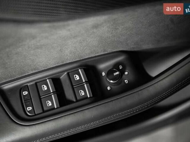 Сірий Ауді RS Q8, об'ємом двигуна 4 л та пробігом 94 тис. км за 88900 $, фото 46 на Automoto.ua