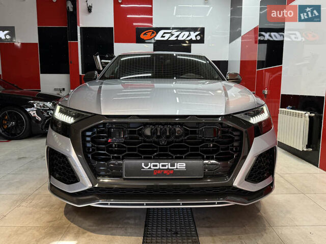 Серый Ауди RS Q8, объемом двигателя 4 л и пробегом 95 тыс. км за 88000 $, фото 2 на Automoto.ua