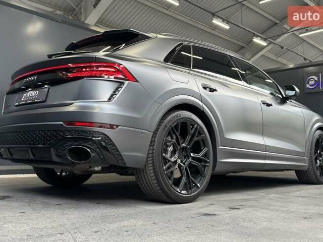 Сірий Ауді RS Q8, об'ємом двигуна 4 л та пробігом 70 тис. км за 95000 $, фото 19 на Automoto.ua