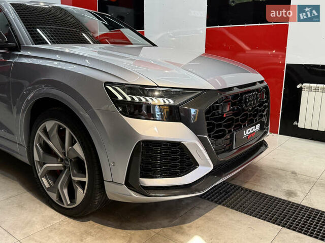 Серый Ауди RS Q8, объемом двигателя 4 л и пробегом 95 тыс. км за 88000 $, фото 6 на Automoto.ua
