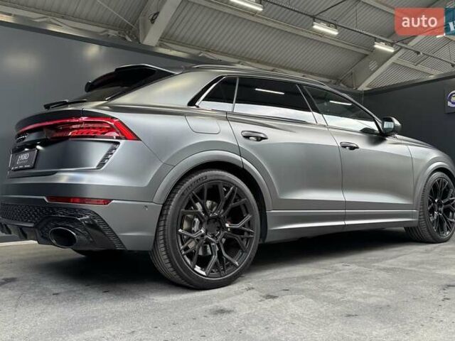 Сірий Ауді RS Q8, об'ємом двигуна 4 л та пробігом 70 тис. км за 95000 $, фото 20 на Automoto.ua