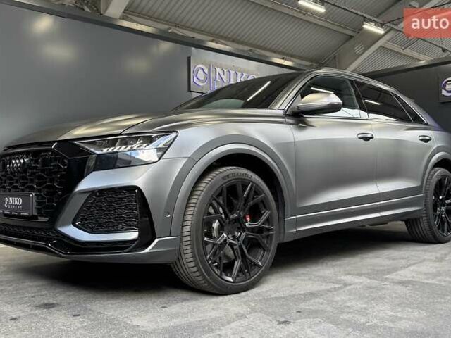 Сірий Ауді RS Q8, об'ємом двигуна 4 л та пробігом 70 тис. км за 95000 $, фото 5 на Automoto.ua