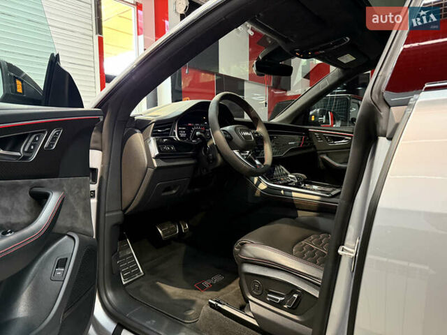 Серый Ауди RS Q8, объемом двигателя 4 л и пробегом 95 тыс. км за 88000 $, фото 16 на Automoto.ua
