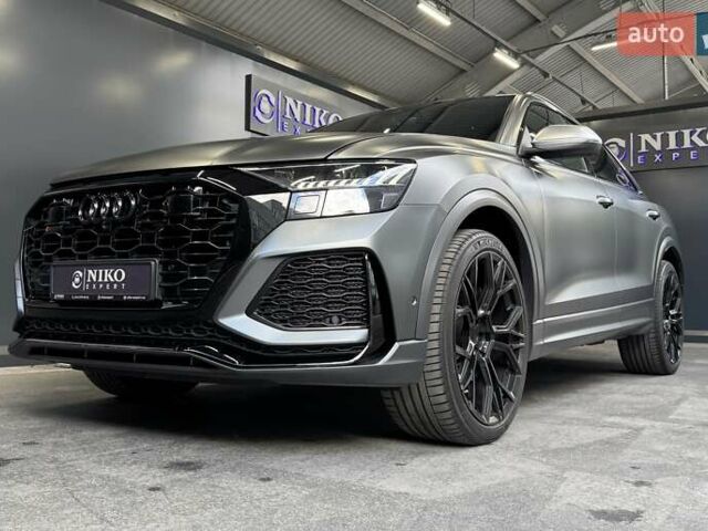 Сірий Ауді RS Q8, об'ємом двигуна 4 л та пробігом 70 тис. км за 95000 $, фото 2 на Automoto.ua