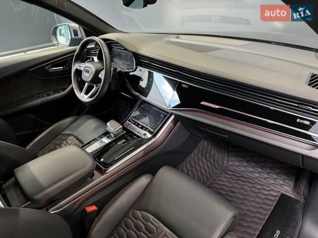 Сірий Ауді RS Q8, об'ємом двигуна 4 л та пробігом 70 тис. км за 95000 $, фото 34 на Automoto.ua