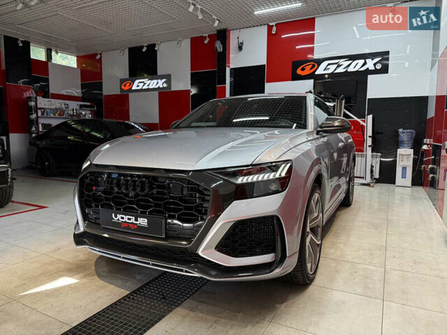 Серый Ауди RS Q8, объемом двигателя 4 л и пробегом 95 тыс. км за 88000 $, фото 3 на Automoto.ua