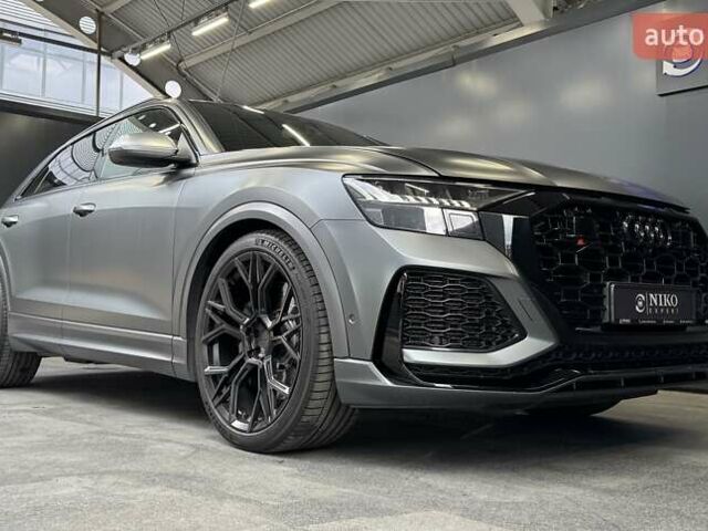 Сірий Ауді RS Q8, об'ємом двигуна 4 л та пробігом 70 тис. км за 95000 $, фото 26 на Automoto.ua