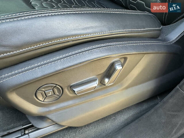 Сірий Ауді RS Q8, об'ємом двигуна 4 л та пробігом 37 тис. км за 120000 $, фото 8 на Automoto.ua