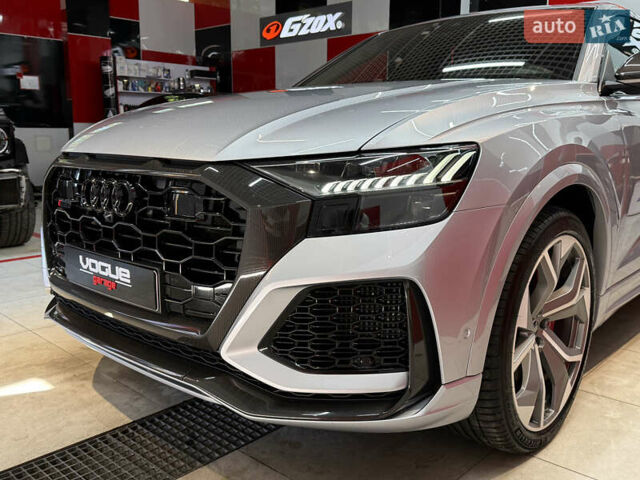 Серый Ауди RS Q8, объемом двигателя 4 л и пробегом 95 тыс. км за 88000 $, фото 4 на Automoto.ua