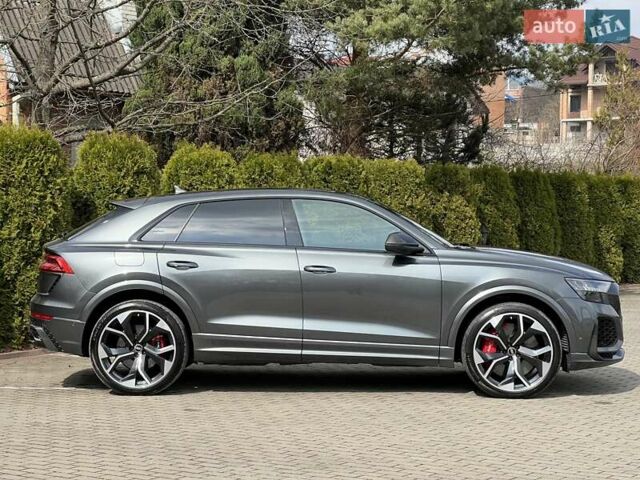 Серый Ауди RS Q8, объемом двигателя 4 л и пробегом 86 тыс. км за 89999 $, фото 3 на Automoto.ua