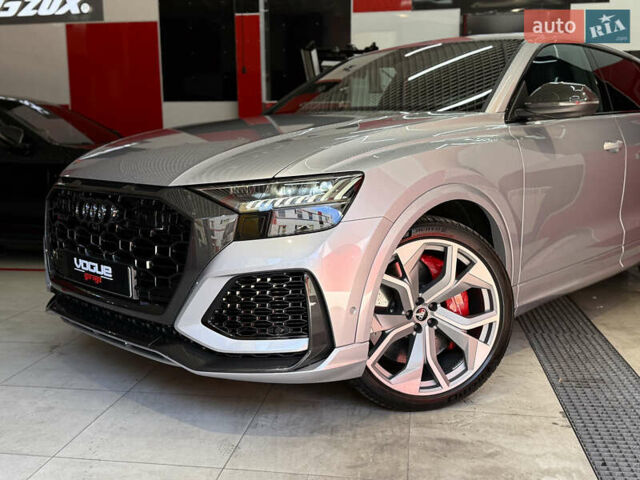 Серый Ауди RS Q8, объемом двигателя 4 л и пробегом 95 тыс. км за 88000 $, фото 1 на Automoto.ua
