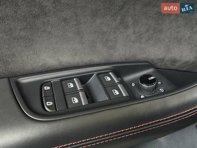 Сірий Ауді RS Q8, об'ємом двигуна 4 л та пробігом 70 тис. км за 95000 $, фото 46 на Automoto.ua