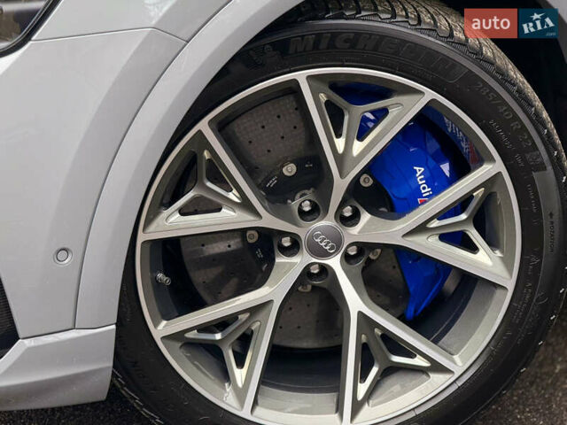 Серый Ауди RS Q8, объемом двигателя 4 л и пробегом 5 тыс. км за 135000 $, фото 2 на Automoto.ua