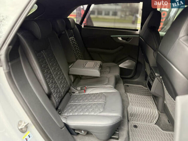 Серый Ауди RS Q8, объемом двигателя 4 л и пробегом 5 тыс. км за 135000 $, фото 23 на Automoto.ua