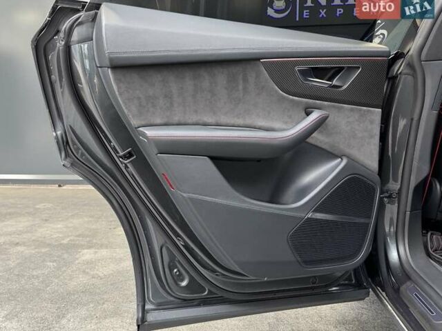 Сірий Ауді RS Q8, об'ємом двигуна 4 л та пробігом 70 тис. км за 95000 $, фото 51 на Automoto.ua