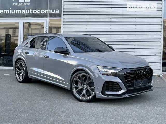 Сірий Ауді RS Q8, об'ємом двигуна 4 л та пробігом 53 тис. км за 135000 $, фото 25 на Automoto.ua