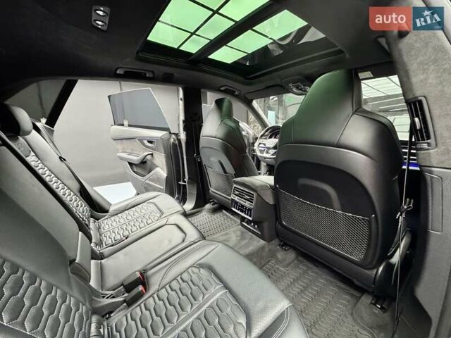 Серый Ауди RS Q8, объемом двигателя 4 л и пробегом 34 тыс. км за 122900 $, фото 58 на Automoto.ua