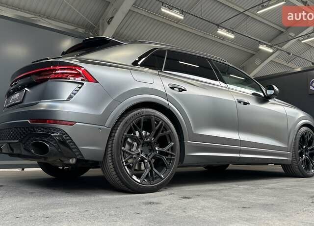 Сірий Ауді RS Q8, об'ємом двигуна 4 л та пробігом 70 тис. км за 95000 $, фото 21 на Automoto.ua