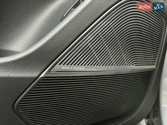 Серый Ауди RS Q8, объемом двигателя 4 л и пробегом 5 тыс. км за 135000 $, фото 17 на Automoto.ua