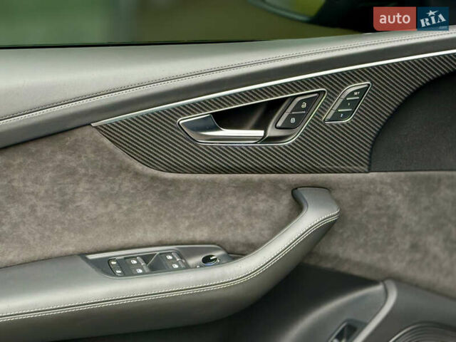 Серый Ауди RS Q8, объемом двигателя 4 л и пробегом 5 тыс. км за 135000 $, фото 16 на Automoto.ua