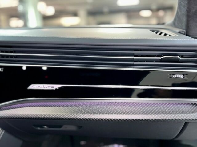 Сірий Ауді RS Q8, об'ємом двигуна 0 л та пробігом 22 тис. км за 134900 $, фото 65 на Automoto.ua